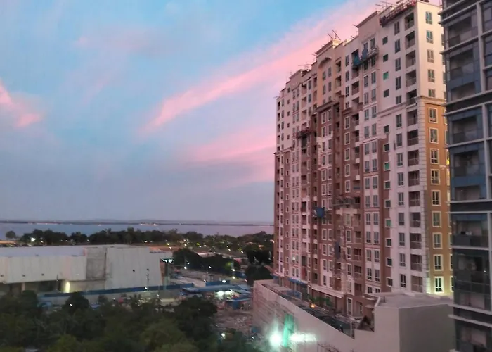 3 Brooms 3 Baths Cozy Condo, One Manchester Place